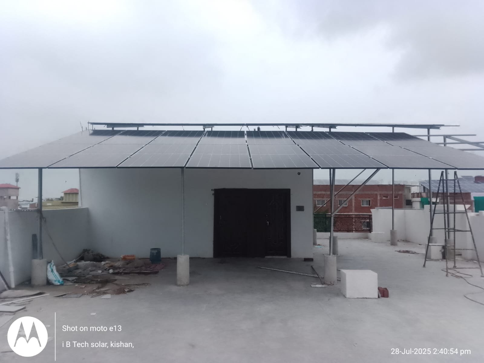 Hybrid solar inverter and battery system
